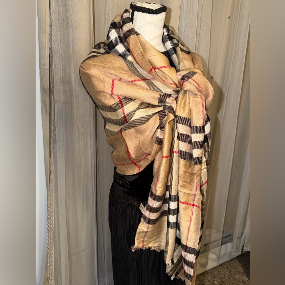 Classic tan & black plaid Burberry Scarf. Never worn! NEW! Very large in size! - Picture 3 of 15